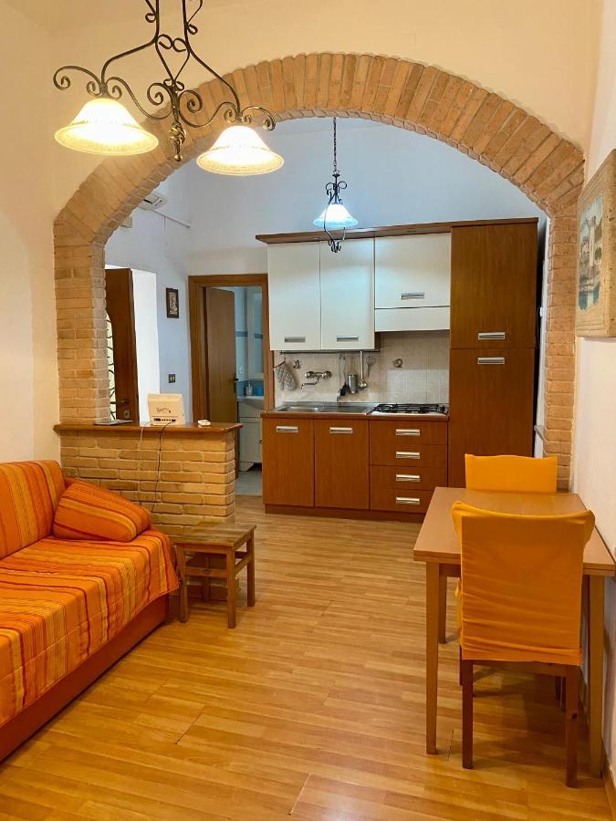 Holiday House Ginevra ฟอร์เมีย ภายนอก รูปภาพ