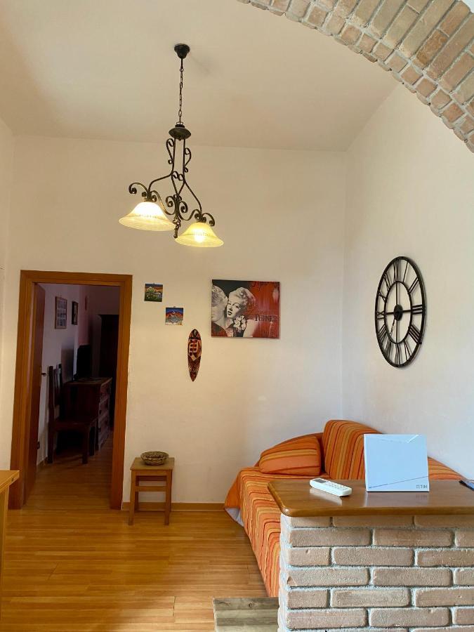 Holiday House Ginevra ฟอร์เมีย ภายนอก รูปภาพ